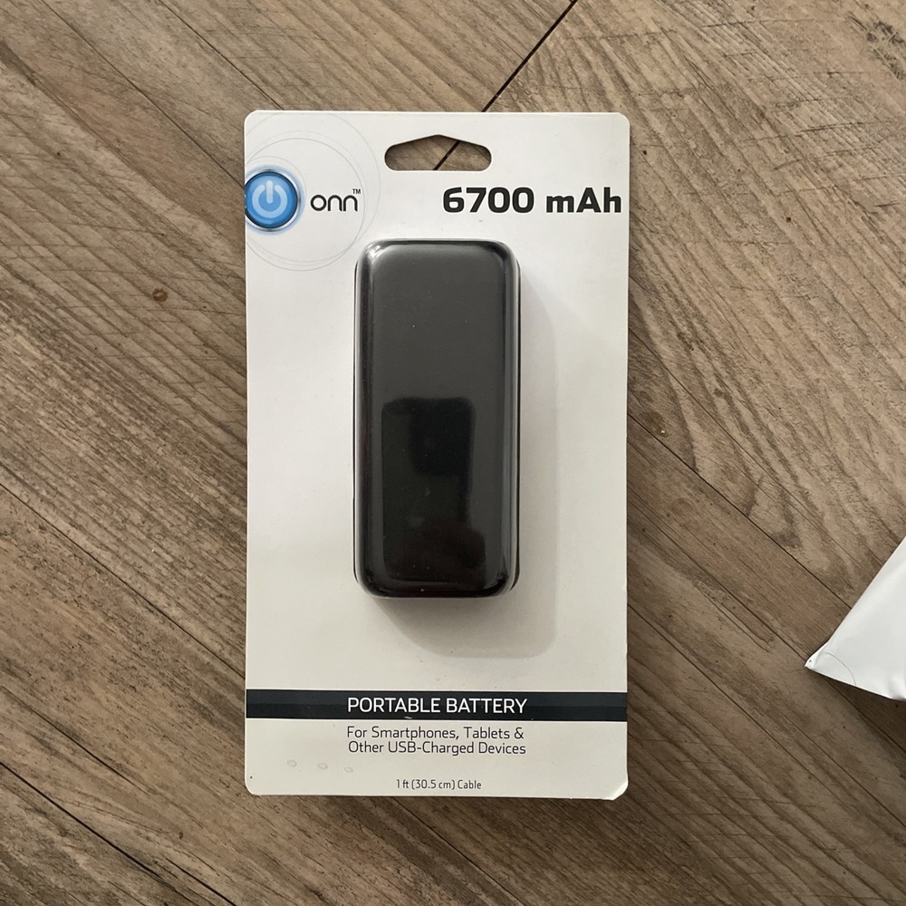 Onn Portable Battery Power Bank 6700 Mah Black Micro USB Cable 1ft Included NEW